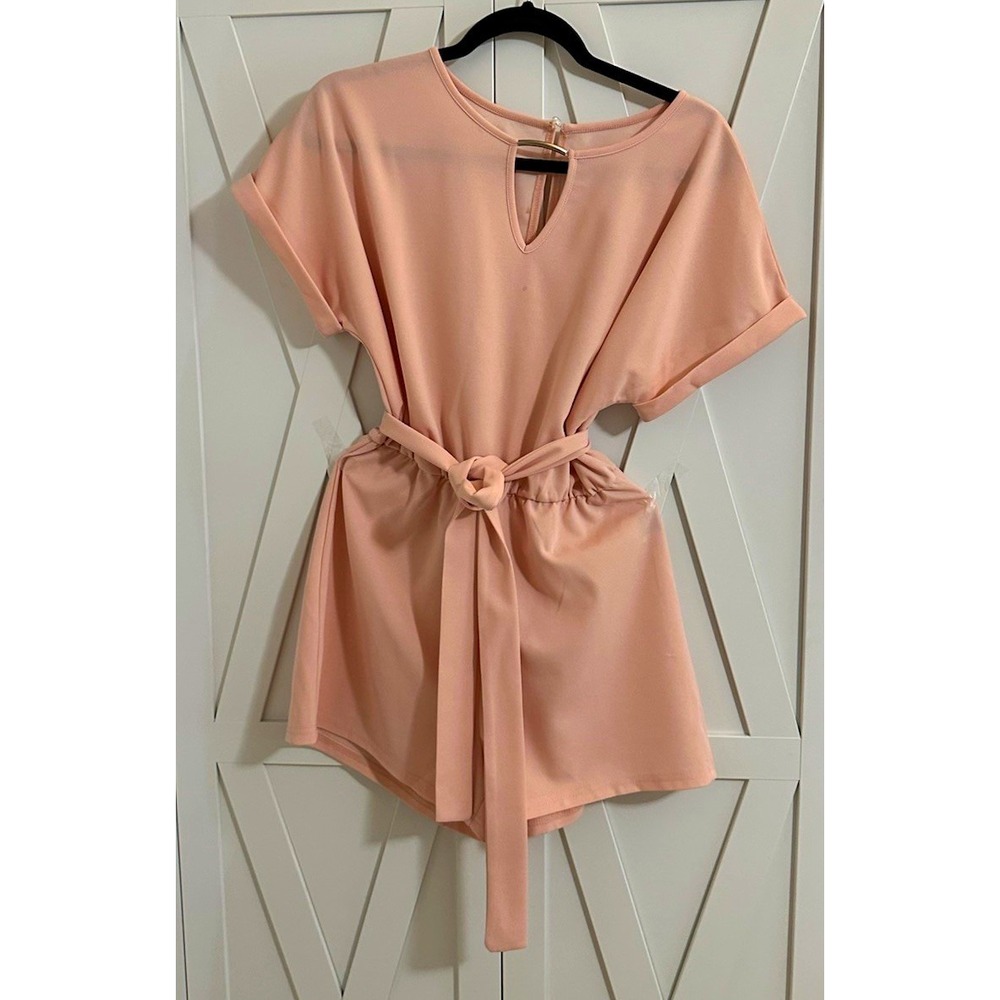 Women's Pink Solid Keyhole Neck Short Sleeve Belted Zip Romper, Size S
